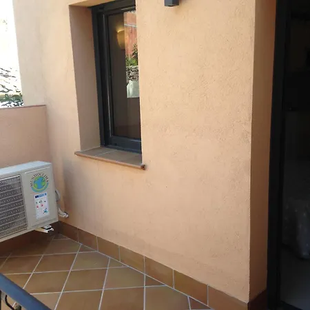 Fonda Comerc Apartment